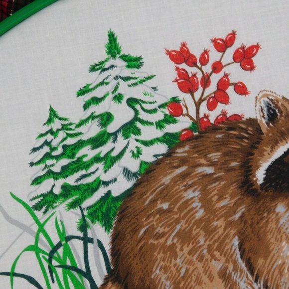 Embroidery Hoop Art Wall Hanging Raccoon Winter Tree Berries Snow Green Oval - Picture 5 of 6